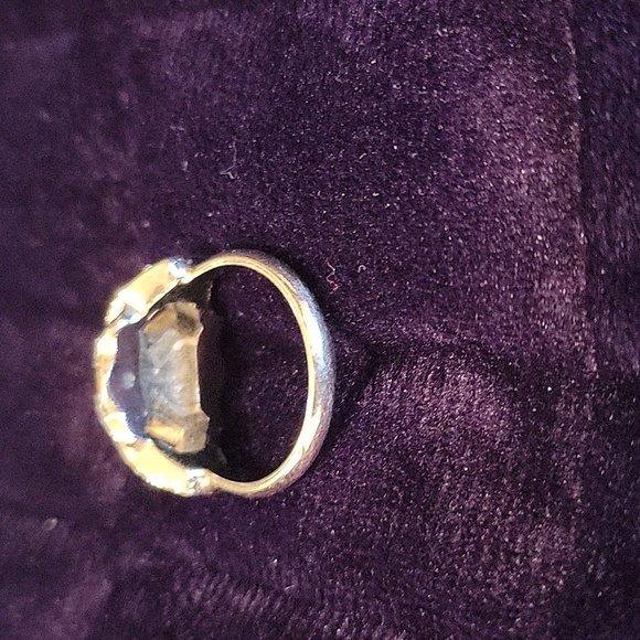 Vintage Avon Siler With Gem Stones Ring - Picture 5 of 8